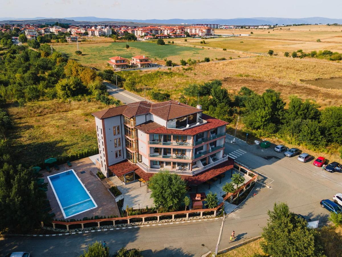 Lecardo Hotel Aheloy Exteriör bild